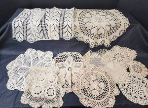 lot 107 image: Doilies