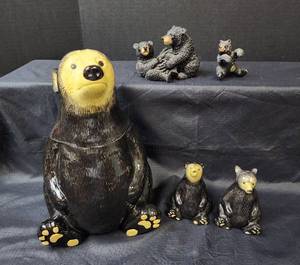lot 110 image: Bear Cookie Jar, Bear S&P Shakers, and Bear Decor