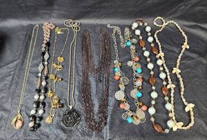 lot 127 image: Necklaces