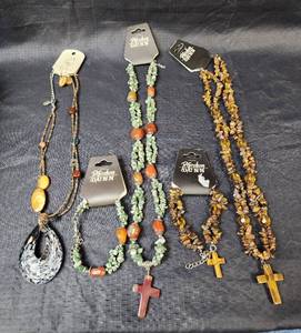 lot 134 image: New Necklaces and Matching Bracelets