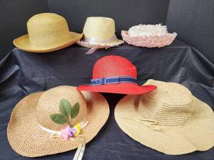 lot 154 image: Hats