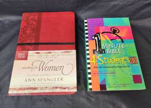 lot 160 image: New One Year Devotions for Women by Ann Spangler and New 1-Minute Bible 4-Students yearly Devotional