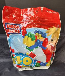 lot 161 image: New Mega Bloks (40pc)