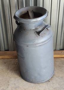 lot 11 image: Milk Can
