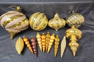 lot 308 image: Large Gold Christmas Bulbs