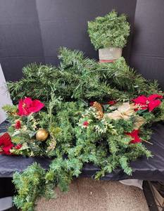 lot 317 image: Lighted Rope Garland