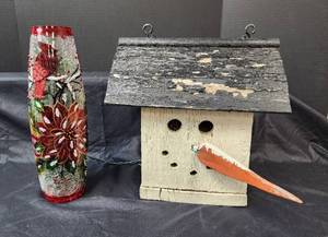 lot 319 image: Snowman Birdhouse and Red Cardinal Christmas Light (works)