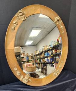 lot 339 image: Antique Mirror 22x24
