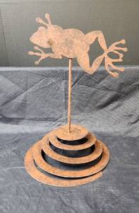 lot 364 image: NIB Rustic Frog Garden Decor