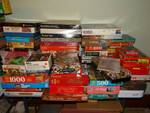 Large lot of puzzles.