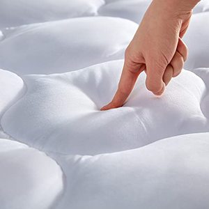 lot 1128 image: Quilted Fitted Twin Mattress Pad Cover - Soft Fluffy Pillow Top Bed Mattress Topper Deep Pocket 8-21 inch, Twin Retail $35.99