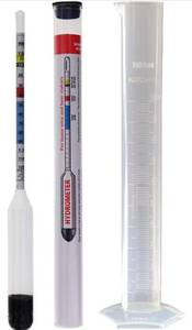 lot 561 image: Hydrometer for Wine Making with 100 MM Hydrometer Alcohol Test Jar