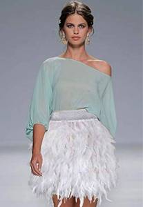 lot 583 image: LARGE- Womens Skirt Real Natural Feather Feather Skirt Casual