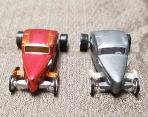 lot 40231 image: Pair of Johnny Lightning Cars