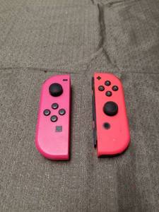 lot 40254 image: Nintendo Switch Controllers