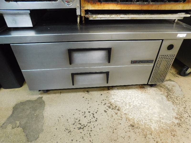 lot 264 image: True 5 Foot Chefs Base