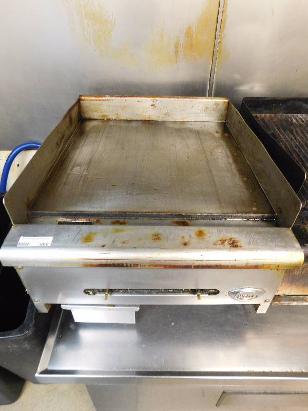 lot 268 image: Wells 2 Foot Flat Top Griddle