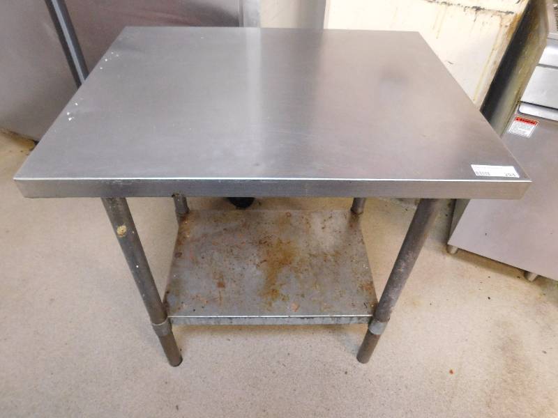 lot 294 image: Stainless Steel Table wUnder Shelf