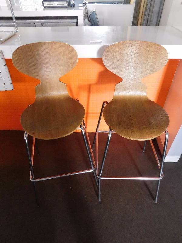 lot 308G image: 2 Bar Height Chairs wWood SeatBack and Metal Frame
