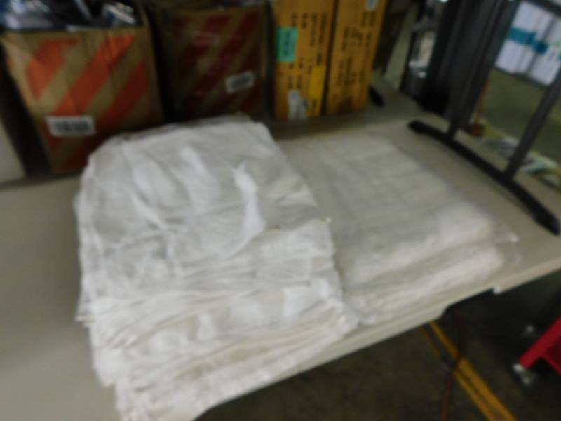 lot 5085 image: Large Lot of Cotton Towels