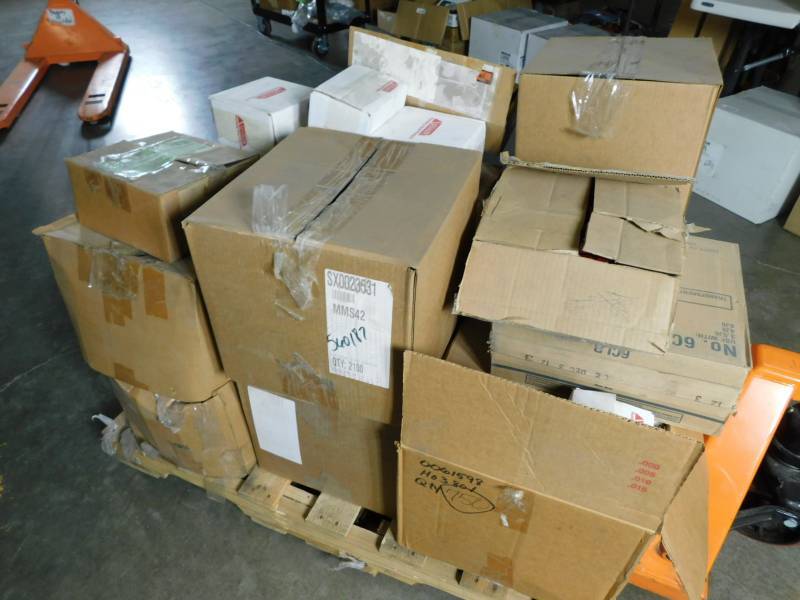 lot 5104 image: Very Large Lot of Misc Pumbing