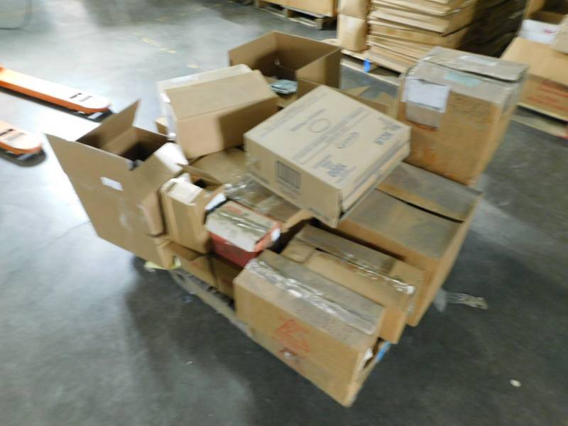 lot 5108 image: Very Large Lot of Misc Pumbing