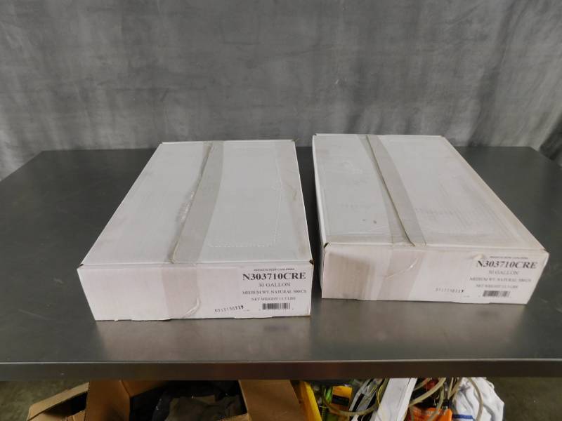 lot 4873 image: 2 Cases of 30 Gallon Canliners