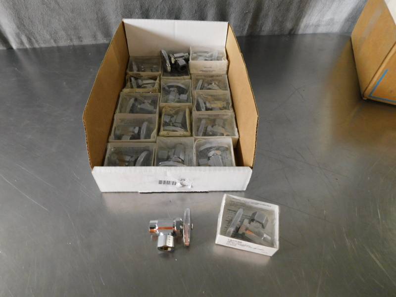 lot 4915 image: Lot of Water Valves