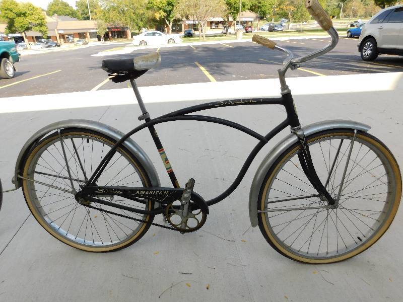 lot 8282 image: Antique Schwinn American Classic Bicycle. Comes with Attachable Backet.