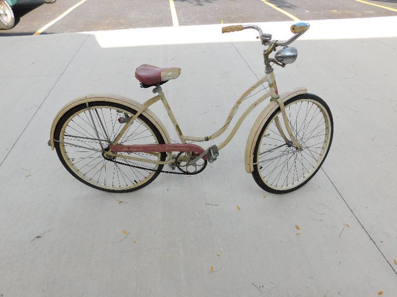 lot 8283 image: Antique Schwinn Hollywood Bicycle. Comes with Attachable Basket.