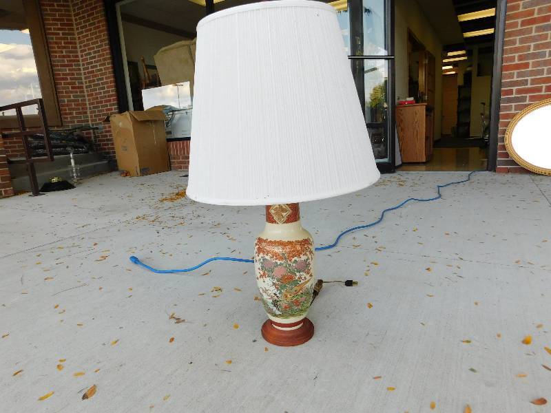 lot 8295 image: 31 Asian Inspired Crackle Glass Lamp.