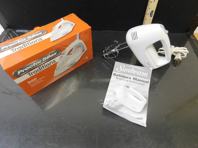 lot 8005 image: Sunbeam Hand Mixer w Heads.  Proctor Silex Iron in Box.