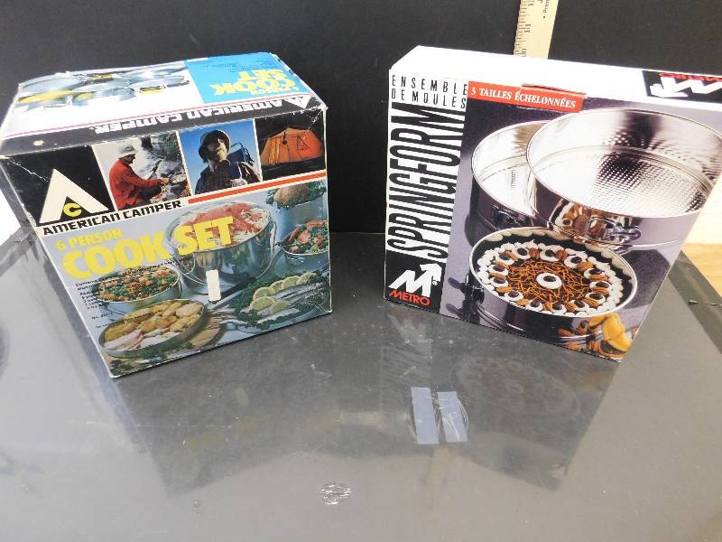 lot 8010 image: Springform Bake Pan Set New in Box. 6 Person American Camper Cook Set.