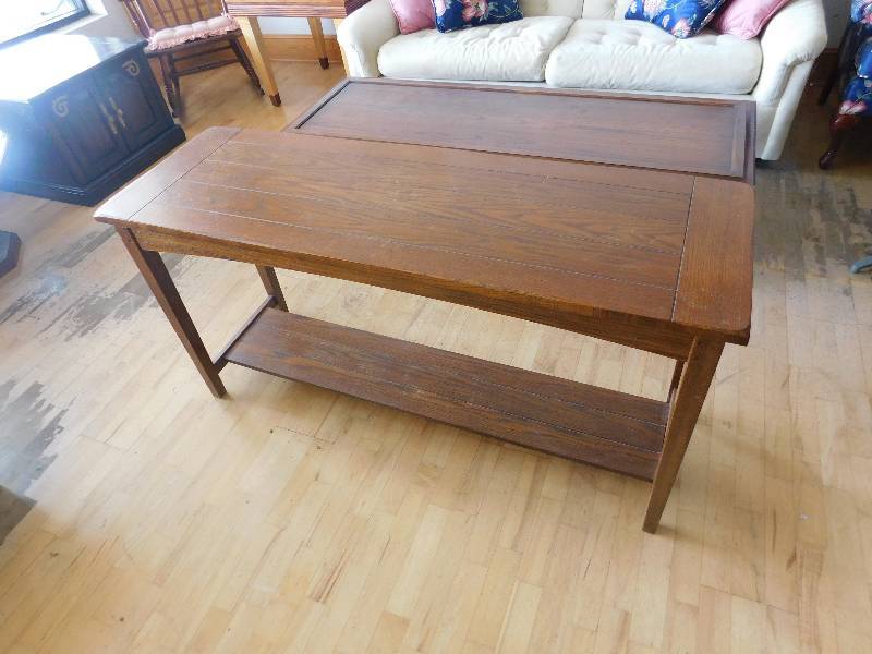 lot 8017 image: 26.5 T, 52 L, 17 T. - Soft Oak Wooden Sofa Table.