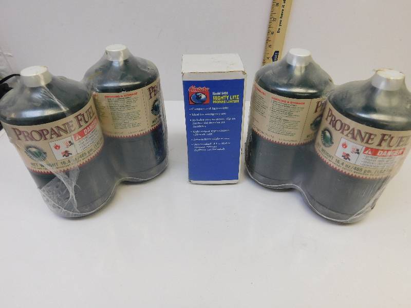 lot 8051 image: Model 5400 Mighty Lite Propane Lantern NEW IN BOX  4 NEW Refills.
