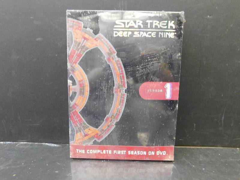 lot 8057 image: Star Trek Deep Space Nine. Complete Season 1 on DVD