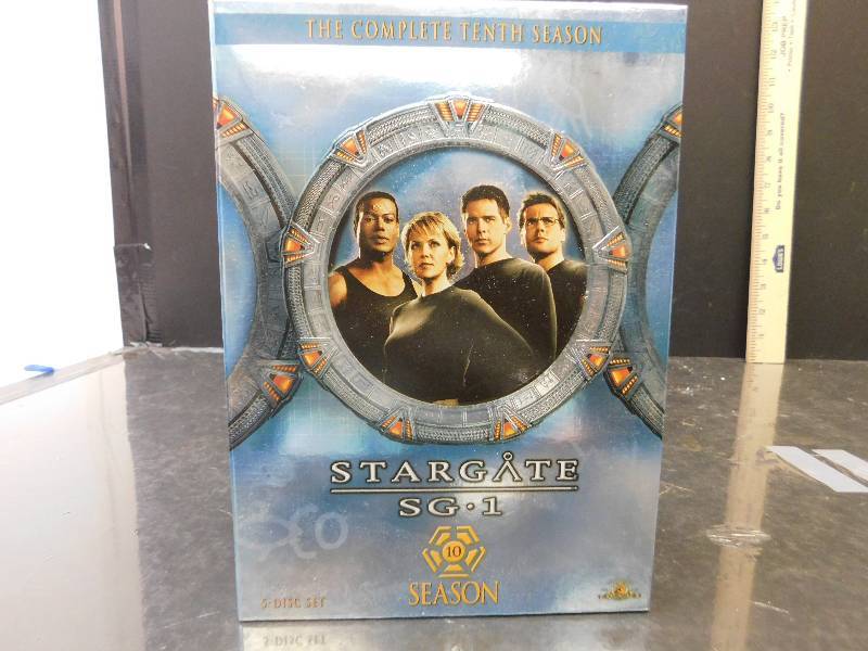 lot 8062 image: Stargate SG-1  The Complete 10th Season on DVD