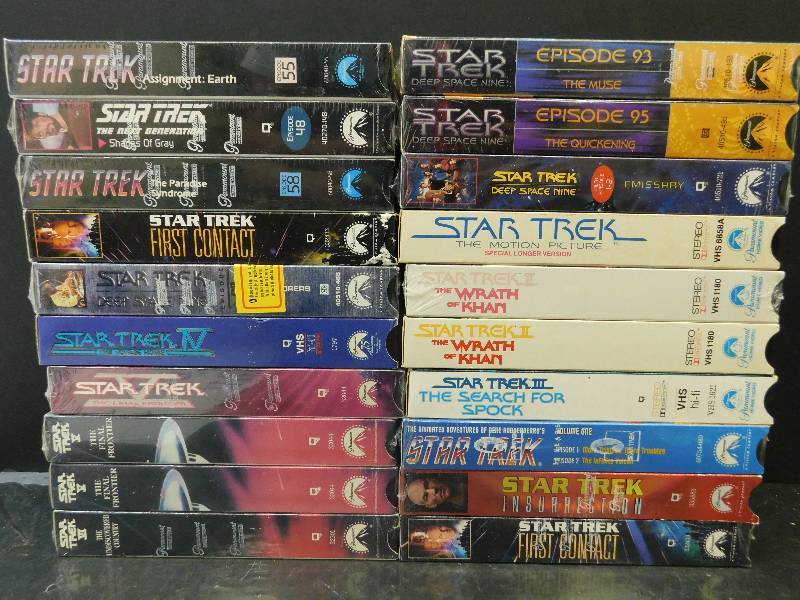 lot 8073 image: Misc Pile of 20 Star Trek Movies and Episodes.