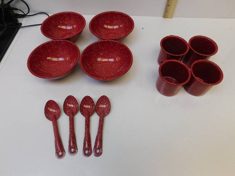 lot 8081 image: Replica Vintage Enamelware.  4 Bowls. 4 Spoons. 4 Handled Cups.