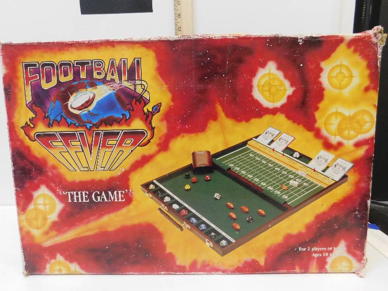 lot 8121 image: Football Fever The Game Boardgame.