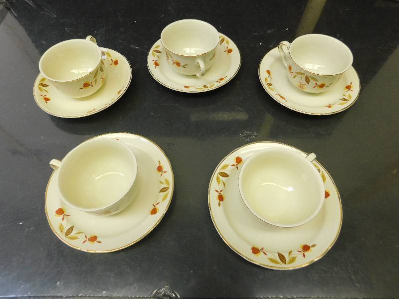 lot 8138 image: HALLs Superior Quality Kitchenware.  5 Teacups and Saucers.