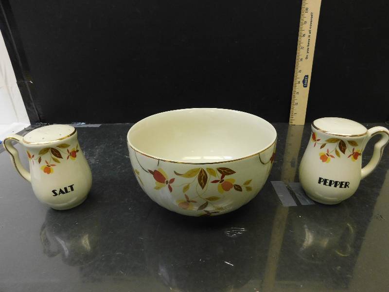 lot 8149 image: HALLs Superior Quality Kitchenware.  Large Mixing Bowl w Salt & Pepper Shaker.