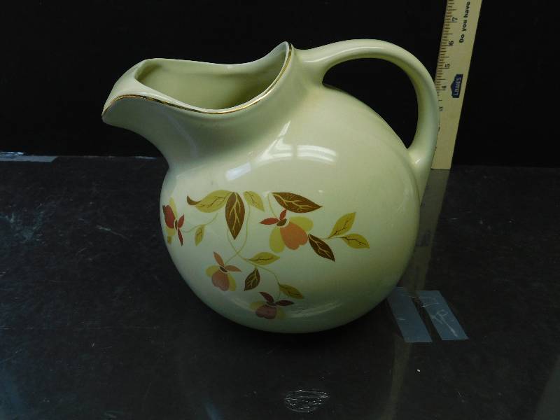 lot 8155 image: HALLs Superior Quality Kitchenware.  Handled Water Pitcher w Ice Stopper.
