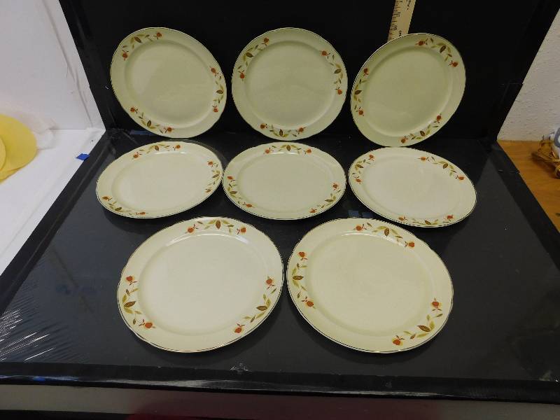 lot 8171 image: HALLs Superior Quality Kitchenware.  8 Large Dinner Plates.