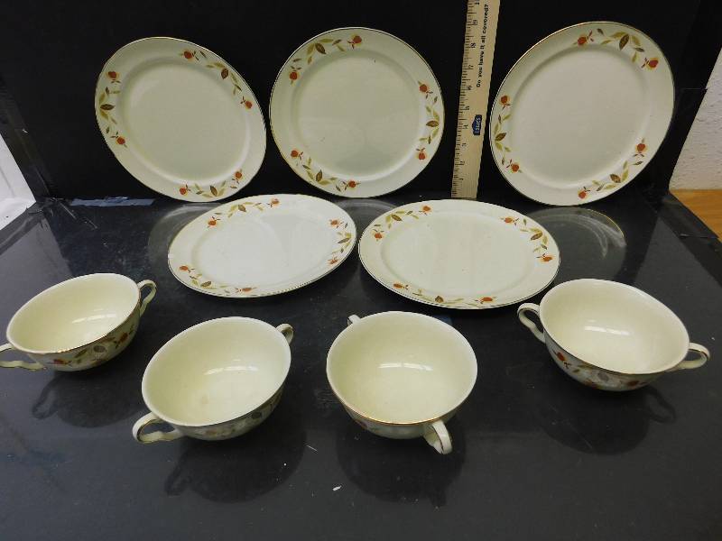 lot 8173 image: HALLs Superior Quality Kitchenware.  5 Dinner Plates  4 Double Handled Soup Bowls.