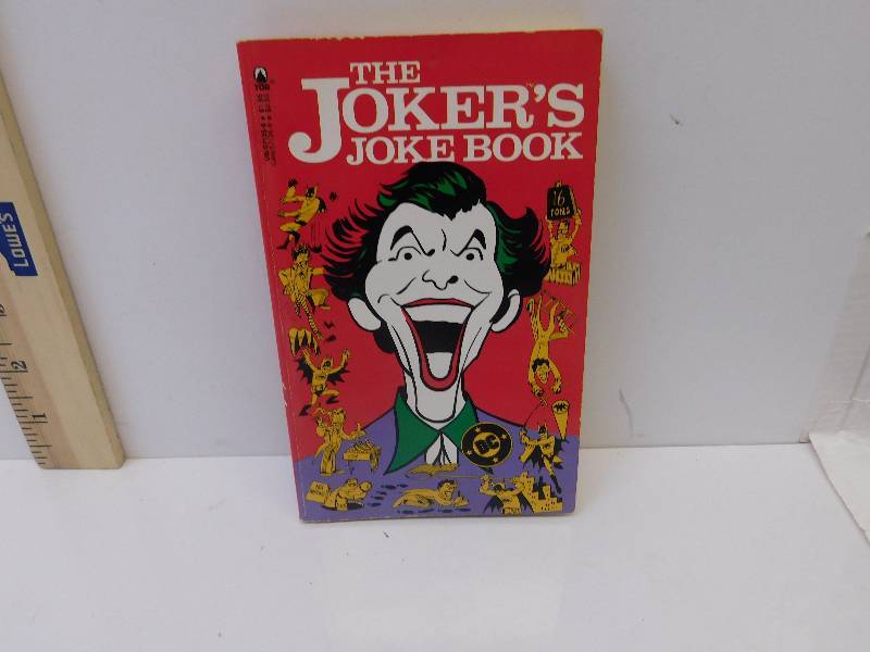 lot 8182 image: The Jokers Joke Book. Vintage Paperback Book Published 1987