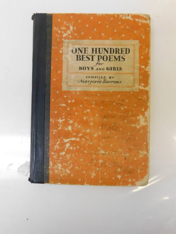 lot 8189 image: One Hundred Best Poems for Boys and Gorls. Antique Book Published 1930.