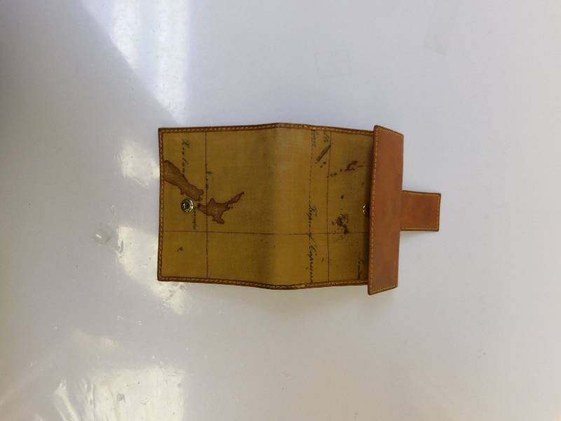 lot 8227 image: Genuine Leather Wallet Made in Italy.