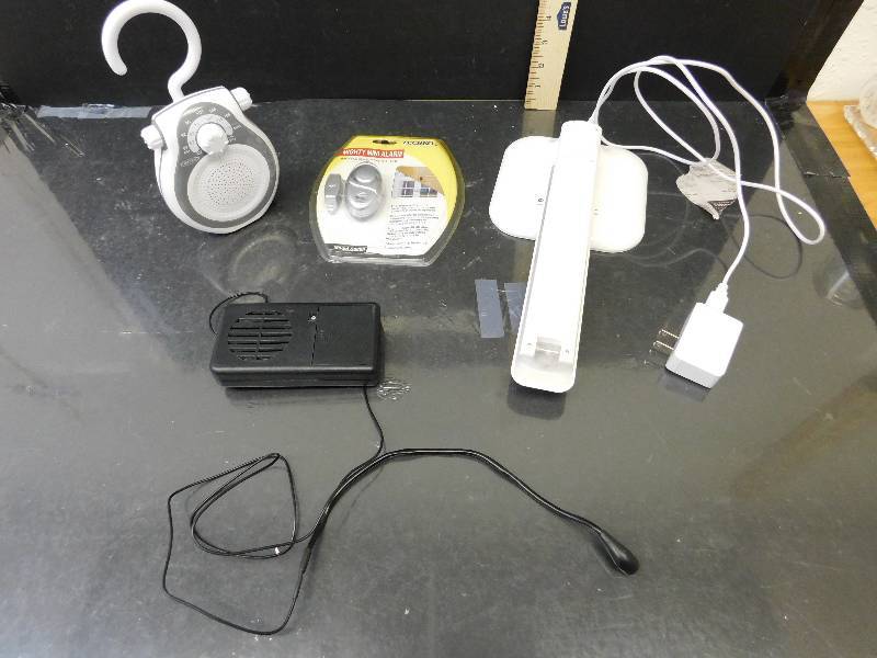 lot 8247 image: Misc Electronics. See Details for Specifics.