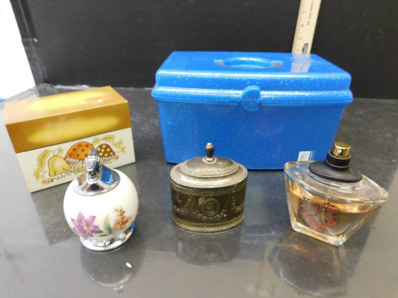 lot 8249 image: Antique to New. Perfume to Ring Boxes.